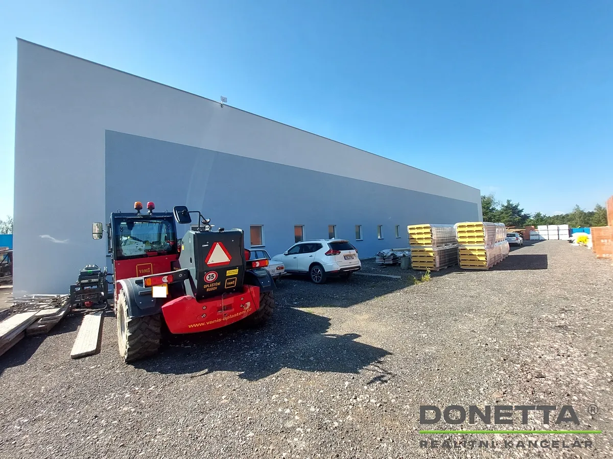 Pronájem skladového prostoru 390 m²