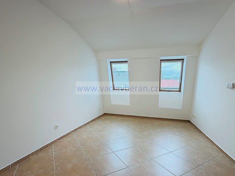 Pronájem bytu 2+kk, 42 m² (9 z 16)