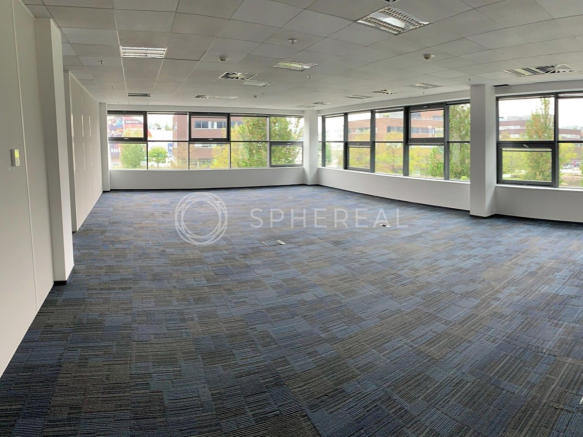 Pronájem kanceláře 240 m² – fotografie 3