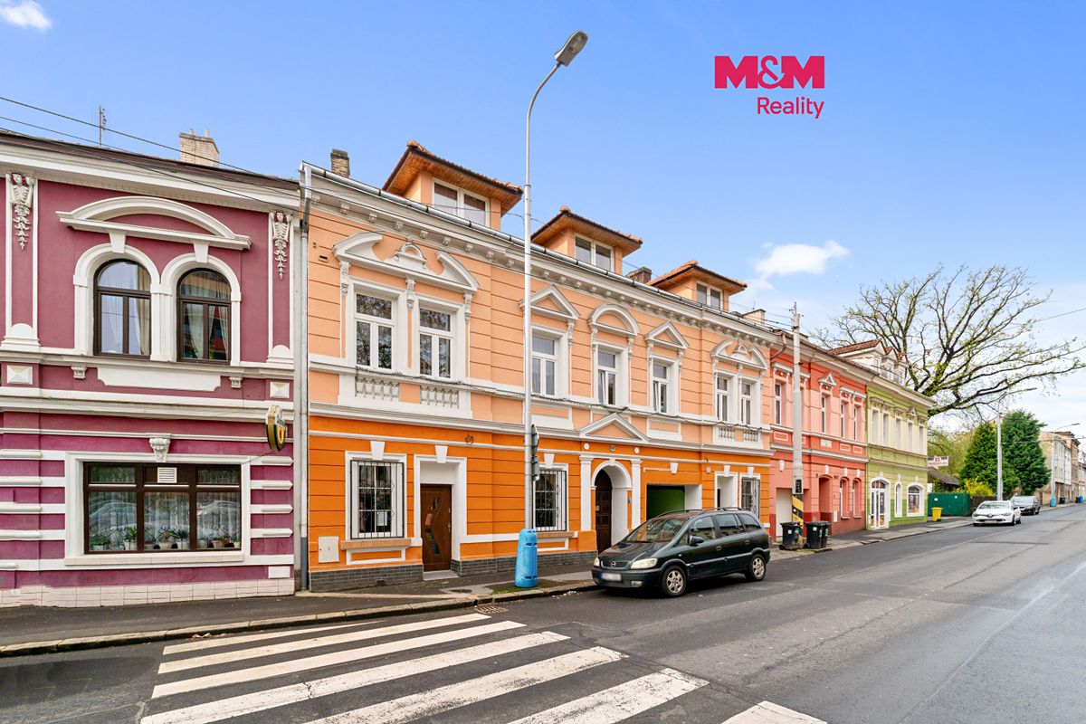 Prodej rodinného domu 360 m², pozemek 333 m²