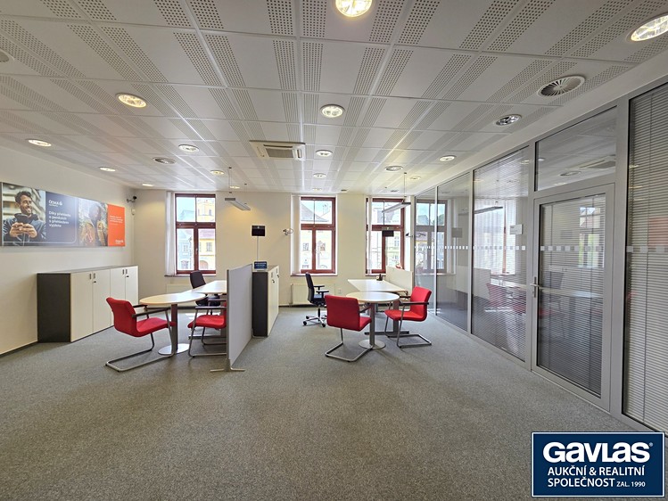 Prodej komerčního prostoru, 961 m² (18 z 31)
