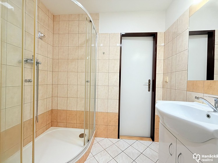 Квартира 1+kk в оренду, 34 м² (7 з 14)