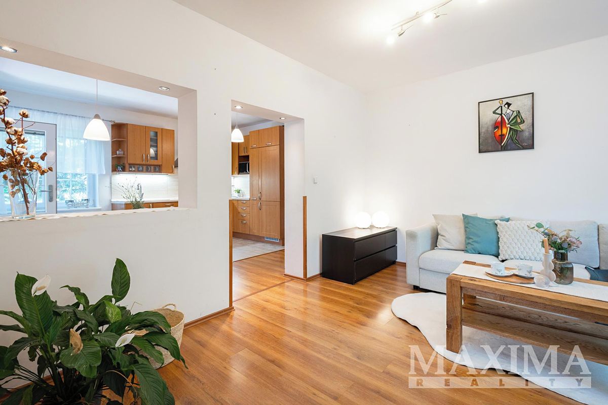 Prodej rodinného domu 180 m², pozemek 1806 m² – fotografie 5