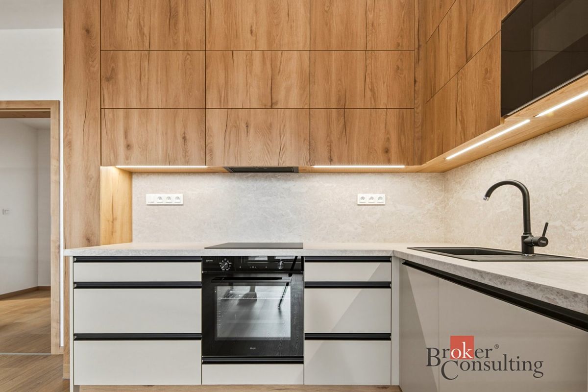 Pronájem bytu 2+kk 50 m² – fotografie 4