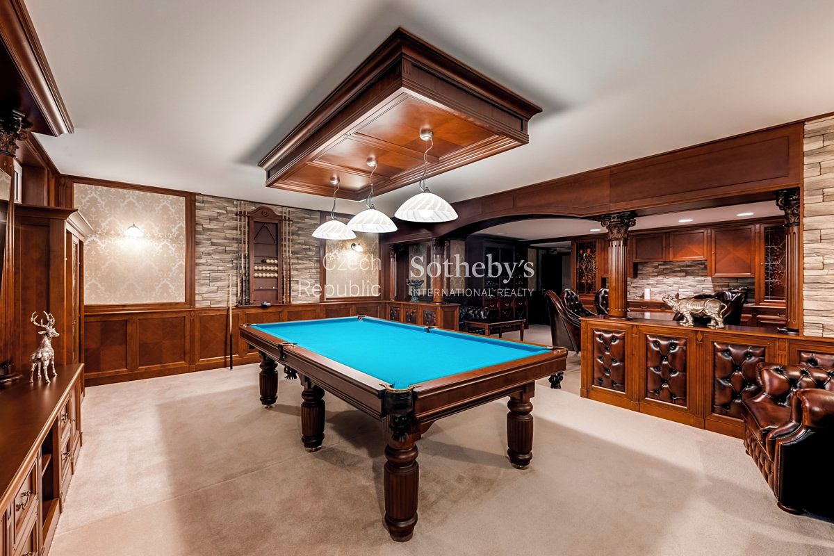 Prodej vily 1088 m², pozemek 4906 m² – fotografie 5
