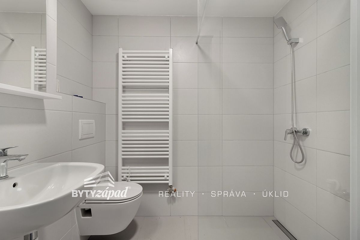 Pronájem bytu 3+kk 82 m² – fotografie 2