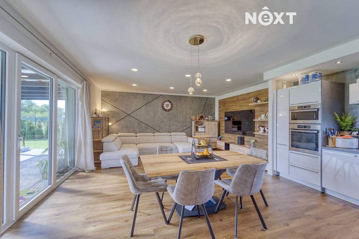 Prodej rodinného domu 122 m², pozemek 1039 m² – fotografie 2