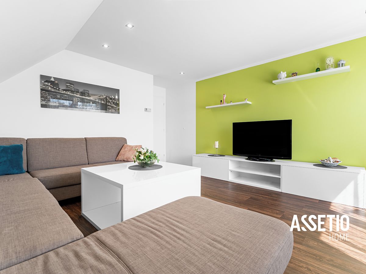 Prodej rodinného domu 254 m², pozemek 848 m² – fotografie 3