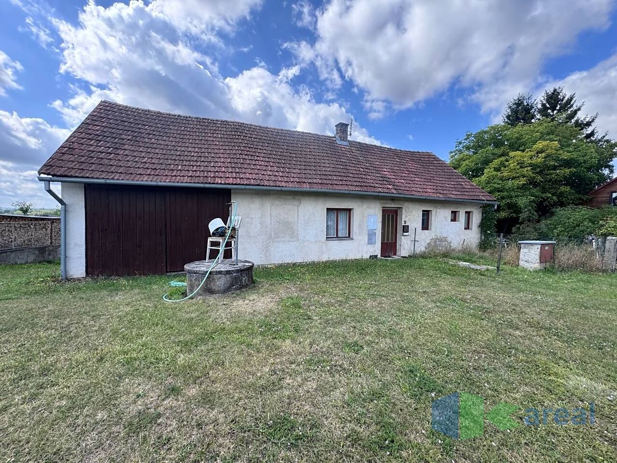 Prodej rodinného domu 70 m², pozemek 342 m² – fotografie 2