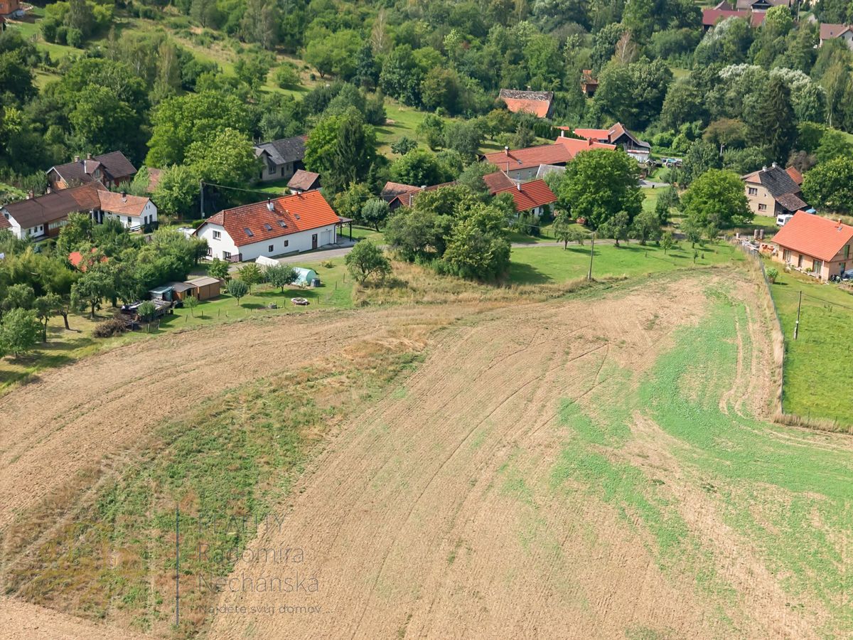 Prodej stavebního pozemku 1900 m² – fotografie 2