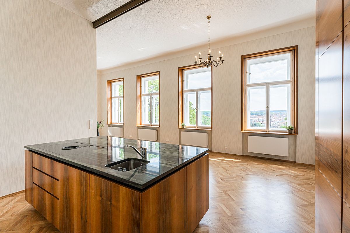 Pronájem bytu 3+kk 135 m²