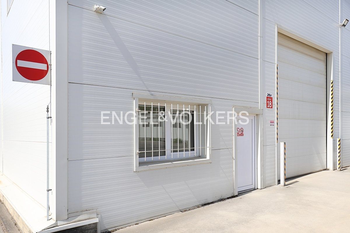 Pronájem skladového prostoru 767 m² – fotografie 3