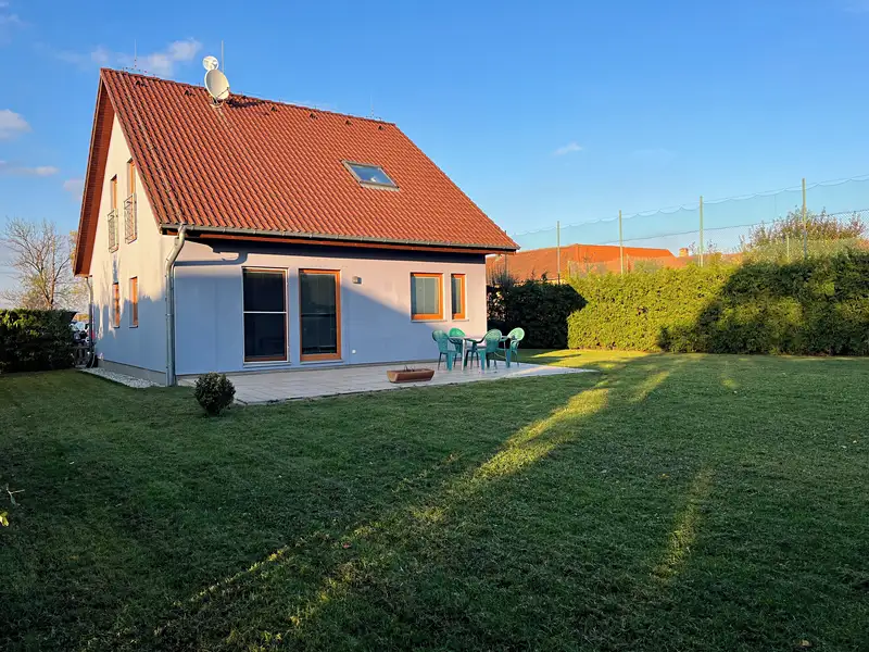 Prodej rodinného domu 207 m², pozemek 1292 m², Písek – náhled fotky 1