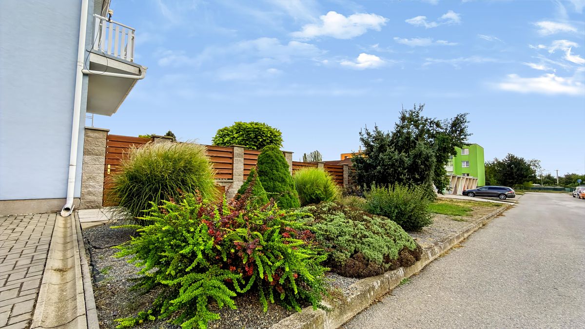Prodej rodinného domu 0 m², pozemek 403 m² – fotografie 2