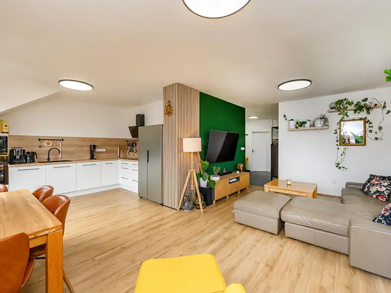 Prodej bytu 4+kk 80 m², Vochov – náhled fotky 1