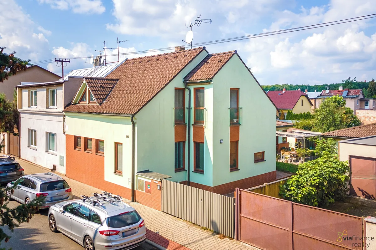 Prodej rodinného domu 200 m², pozemek 627 m²