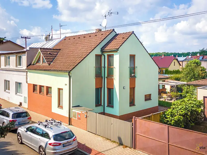 Prodej rodinného domu 200 m², pozemek 627 m², Pardubice – náhled fotky 1