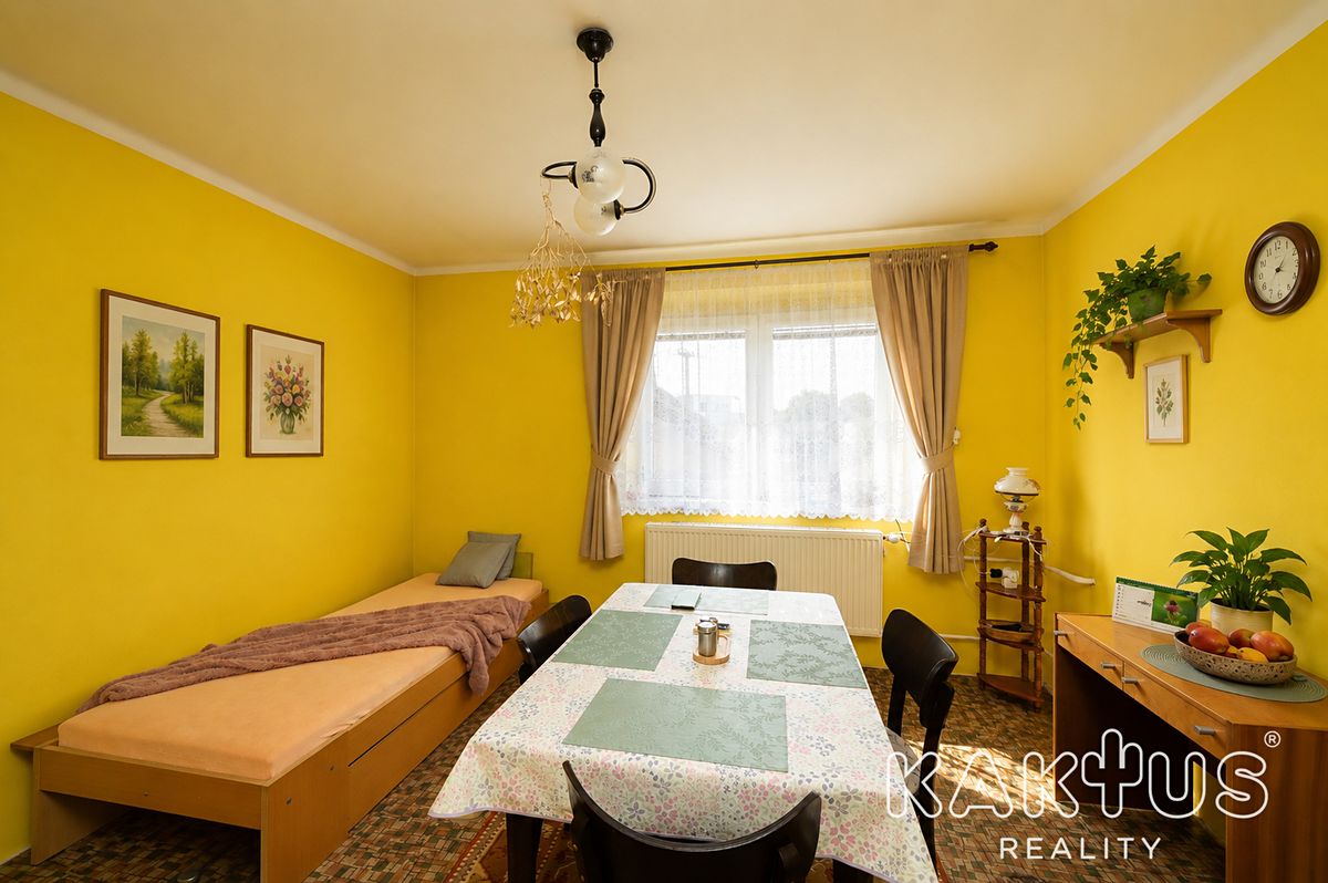 Prodej rodinného domu 150 m², pozemek 1037 m² – fotografie 2