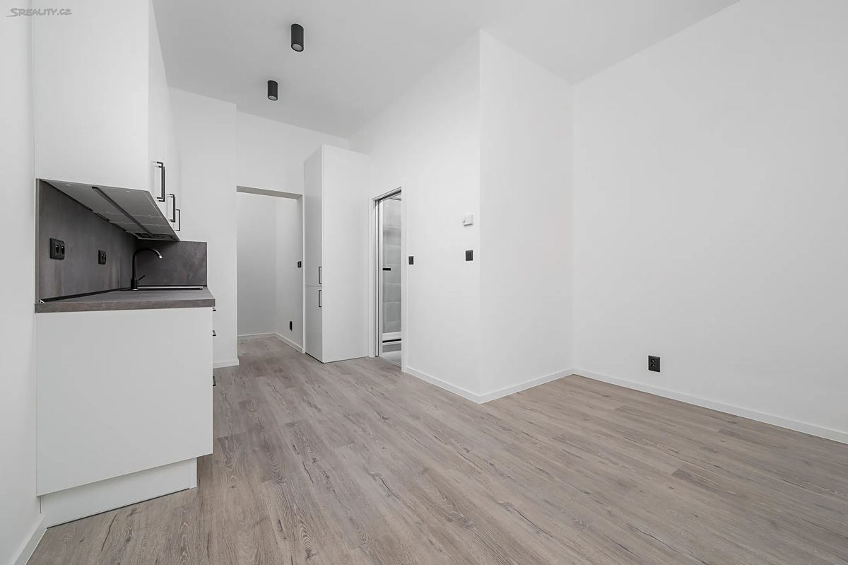 Pronájem bytu 1+kk 22 m²