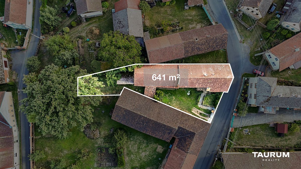 Prodej rodinného domu 218 m², pozemek 641 m² – fotografie 2