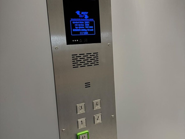 Комерційне приміщення в оренду, 1 706 м² (5 з 11)