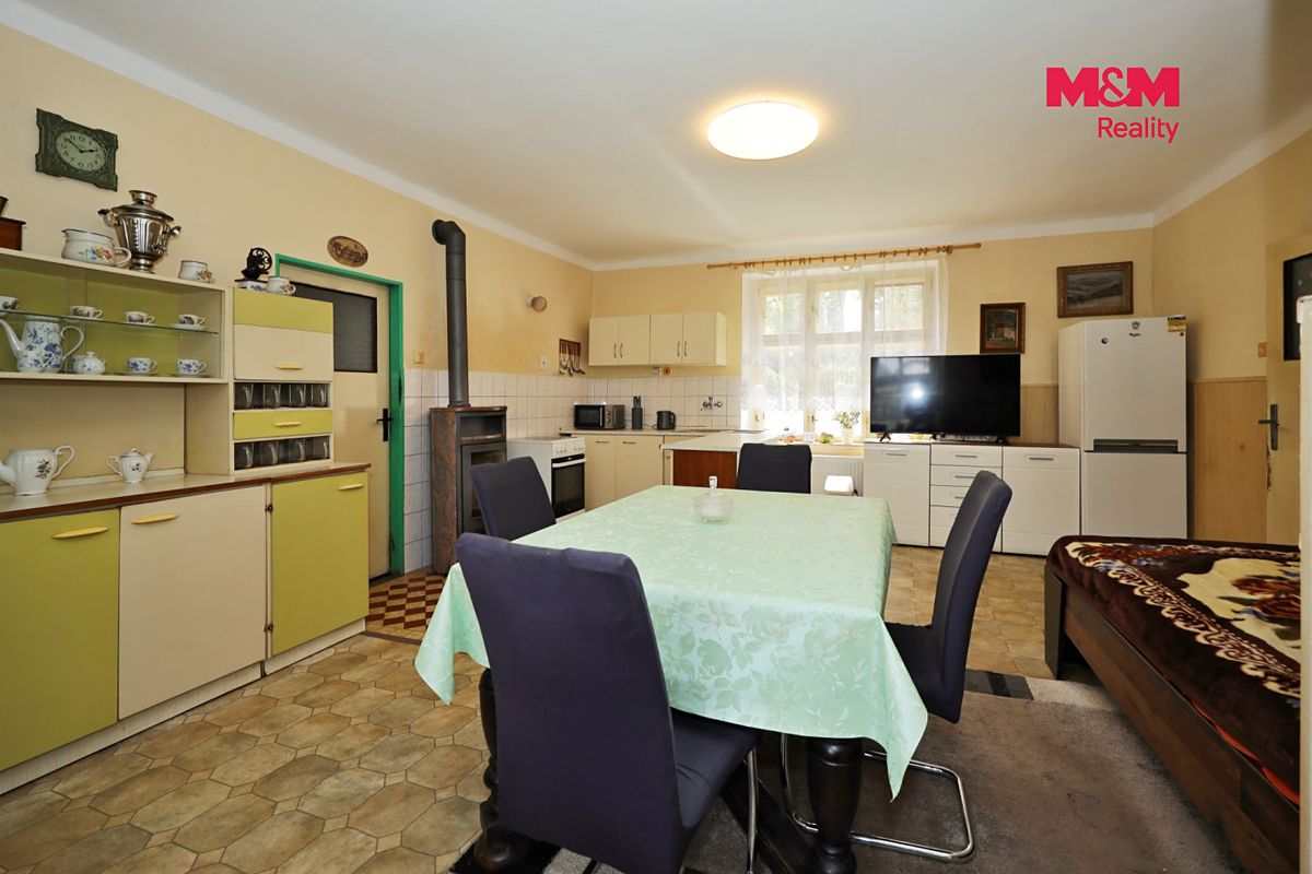 Prodej rodinného domu 137 m², pozemek 722 m² – fotografie 5