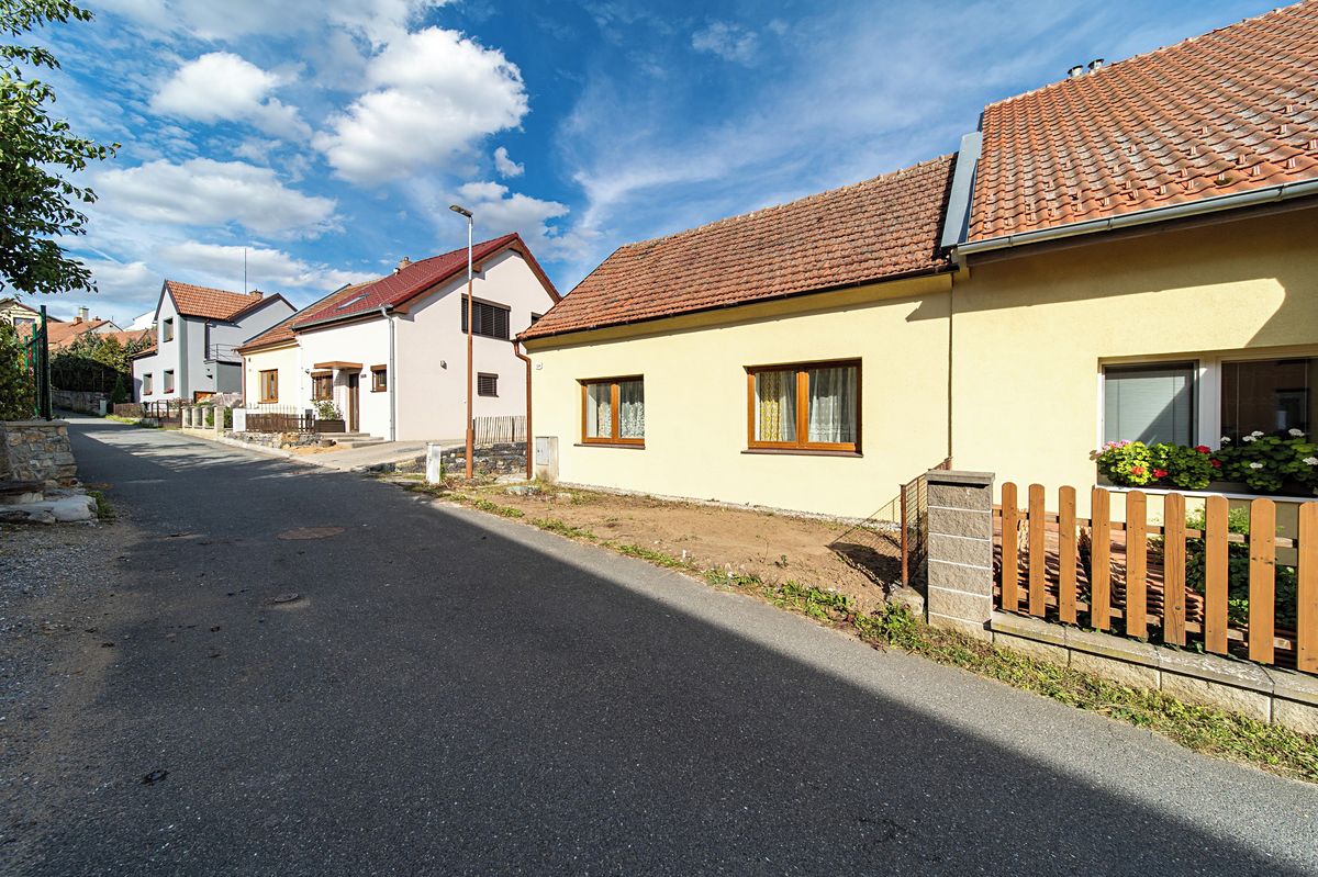 Prodej rodinného domu 221 m², pozemek 278 m² – fotografie 3