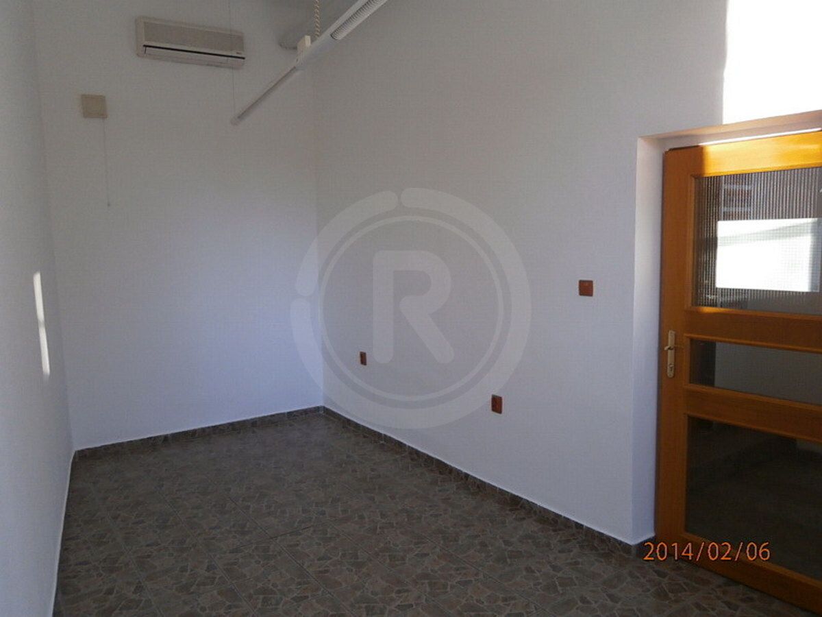 Pronájem obchodního prostoru 15 m² – fotografie 2