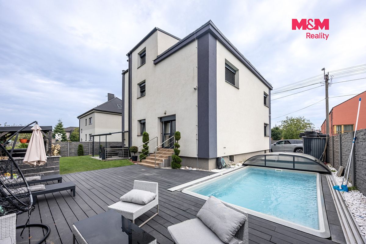 Prodej rodinného domu 280 m², pozemek 510 m² – fotografie 4