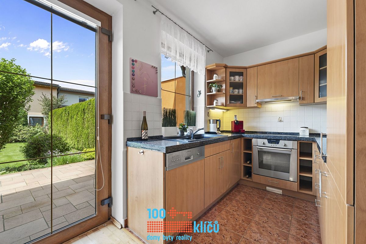 Prodej rodinného domu 186 m², pozemek 344 m² – fotografie 3
