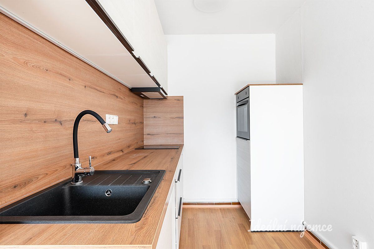 Pronájem bytu 2+kk 42 m² – fotografie 2