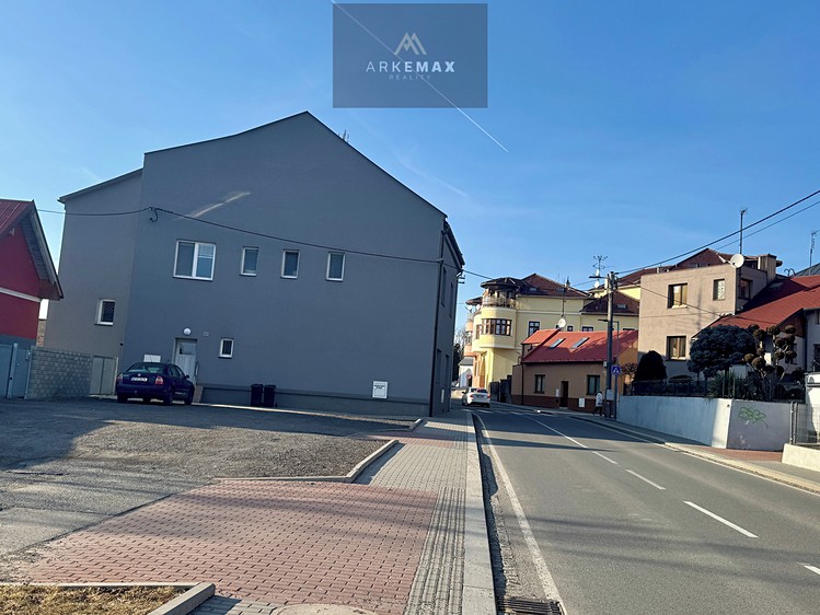 Prodej komerčního prostoru, 310 m² (2 z 7)