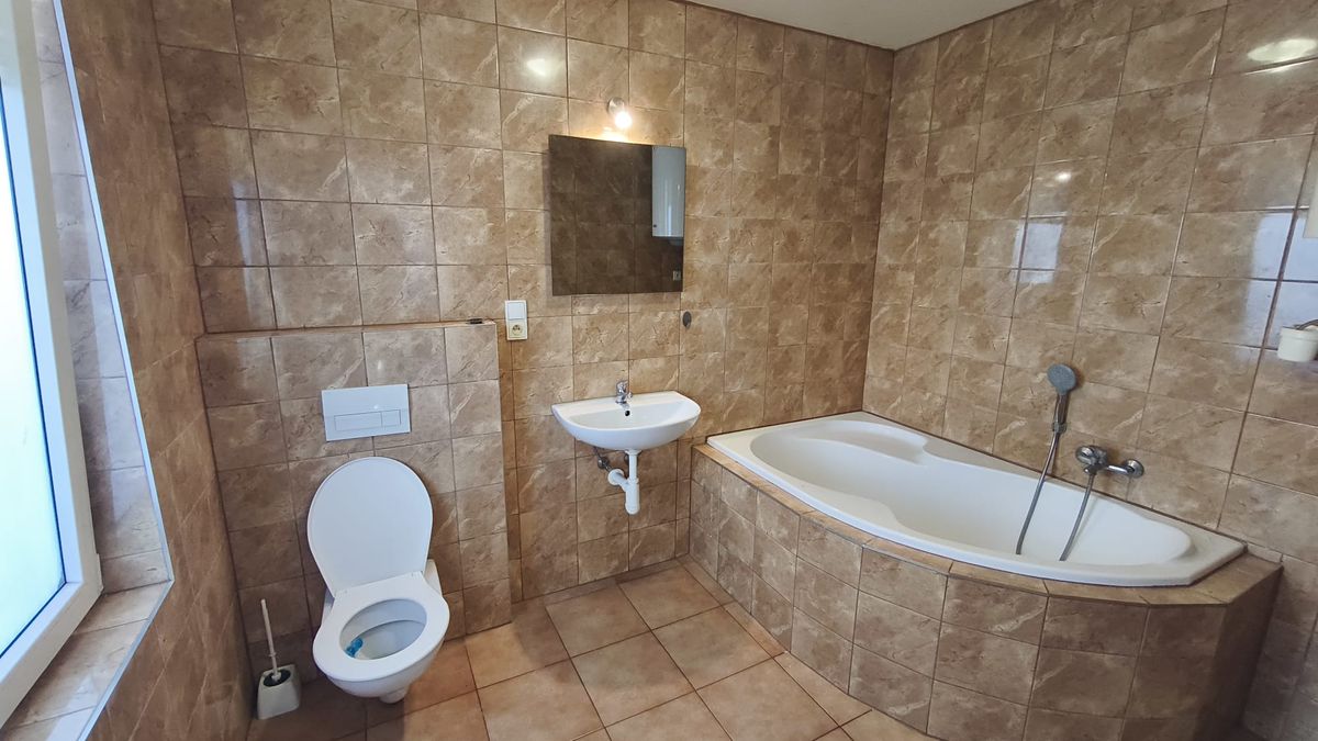 Pronájem bytu 1+kk 39 m² – fotografie 4