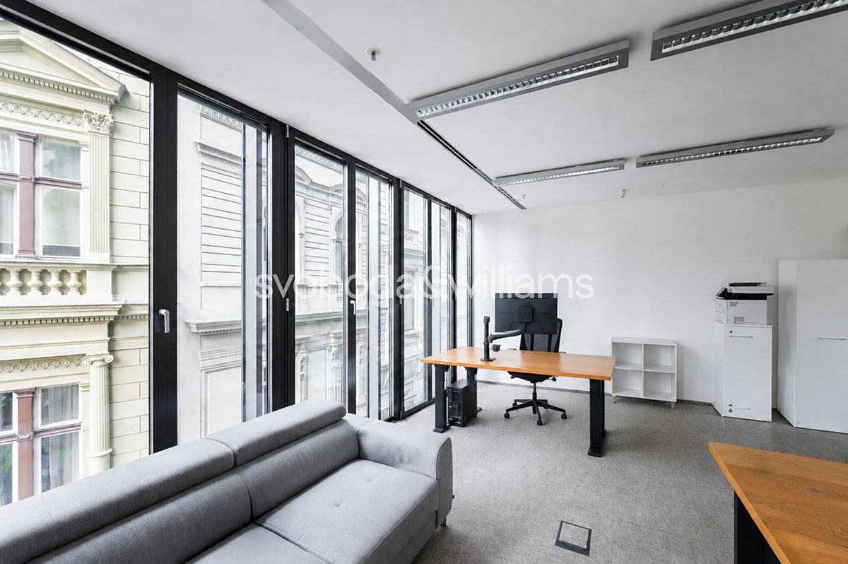 Pronájem kanceláře 352 m² – fotografie 5