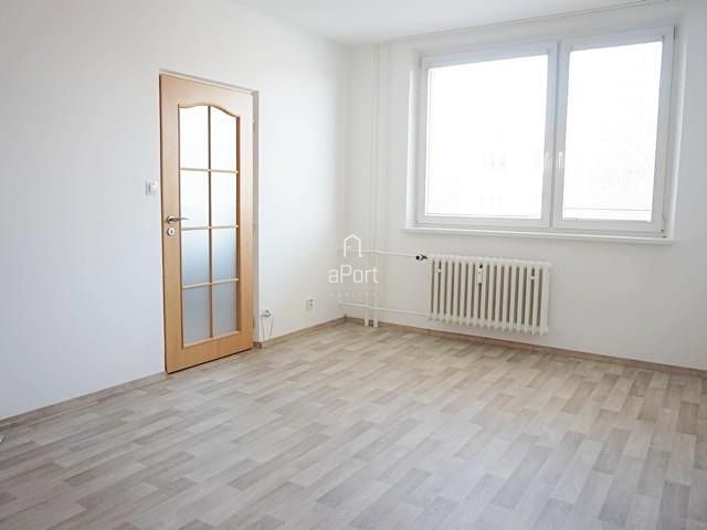 Pronájem bytu 2+1 57 m² – fotografie 3