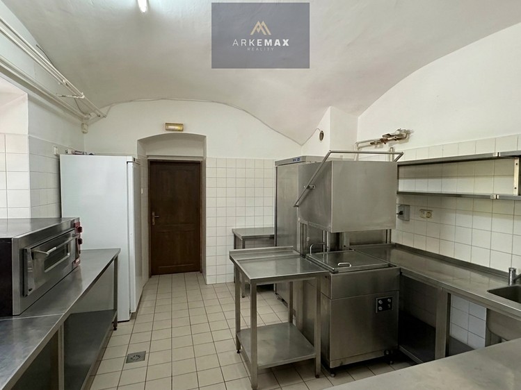 Комерційне приміщення на продаж, 800 м² (10 з 29)