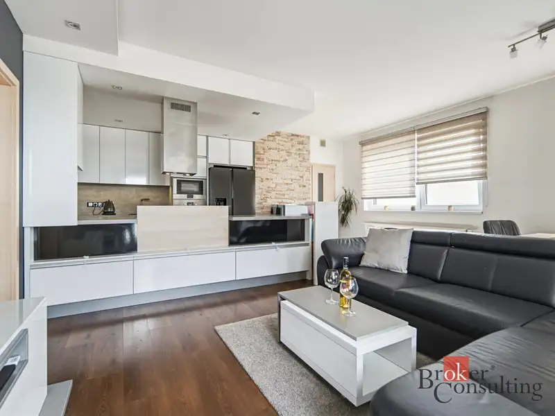 Pronájem bytu 3+kk 79 m², Praha – náhled fotky 1