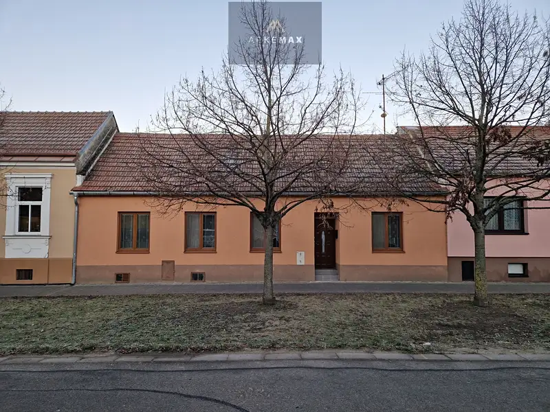 Prodej rodinného domu 150 m², pozemek 322 m², Valtice – náhled fotky 2