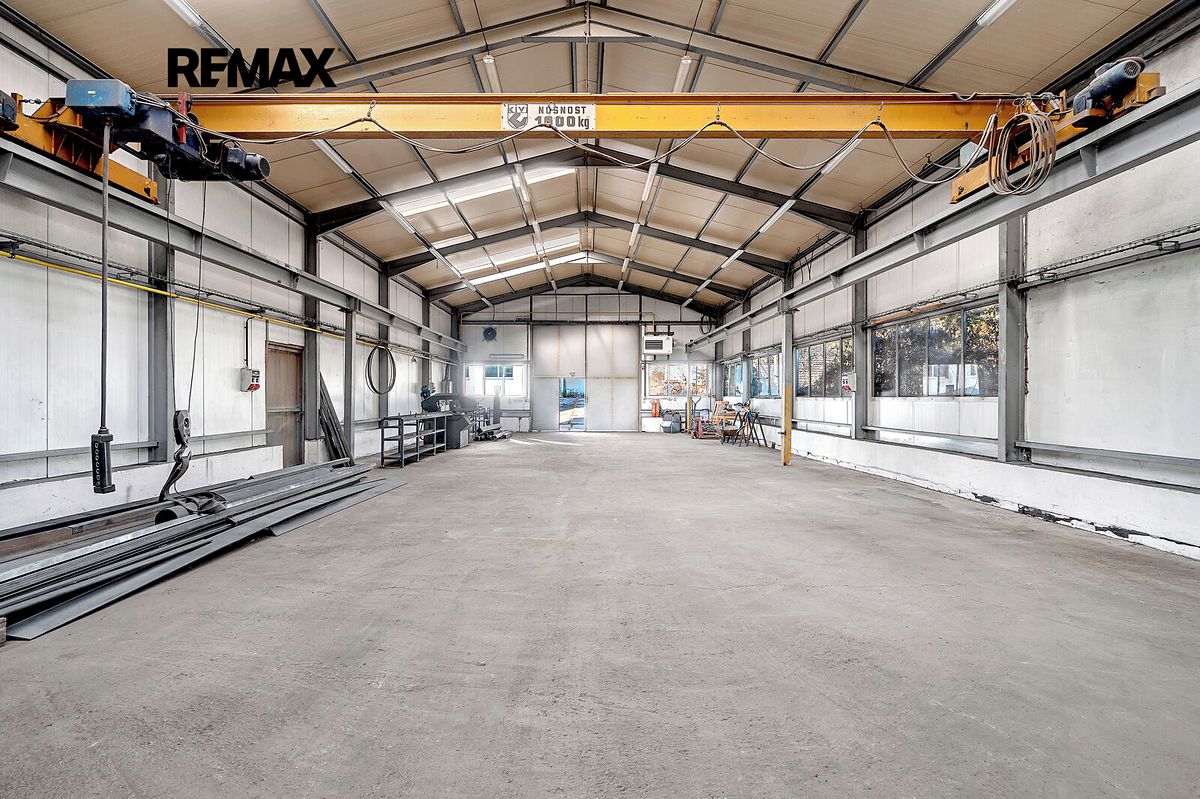 Pronájem skladového prostoru 1380 m² – fotografie 3