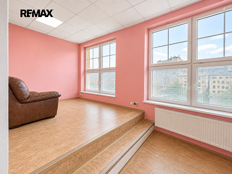 Pronájem komerčního prostoru, 25 m² (6 z 15)