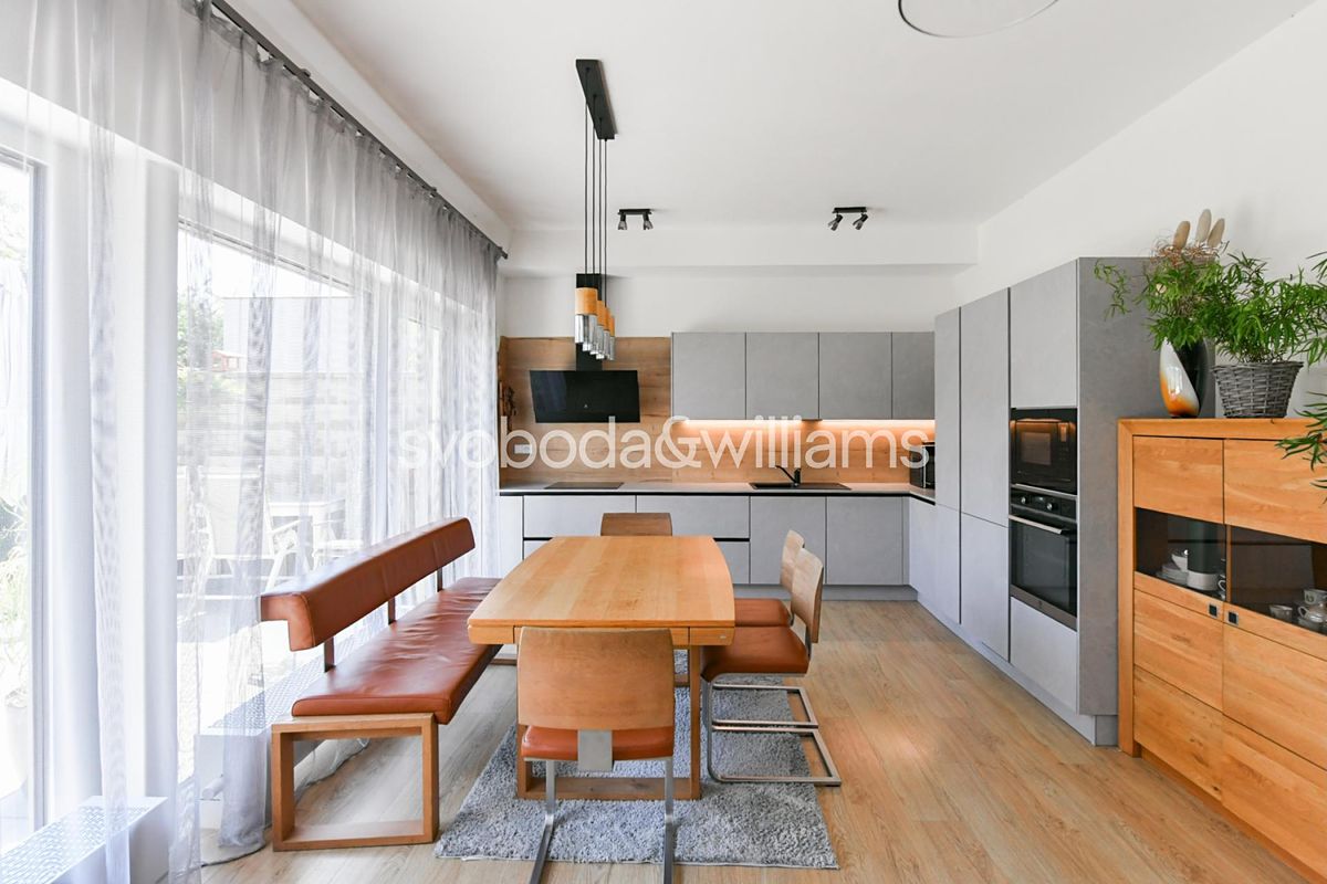 Pronájem rodinného domu 168 m², pozemek 220 m² – fotografie 5