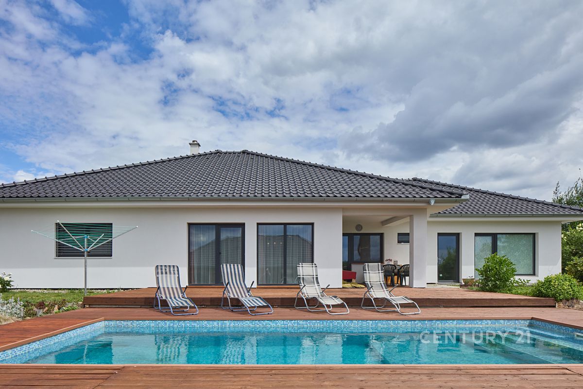 Prodej rodinného domu 234 m², pozemek 1546 m²