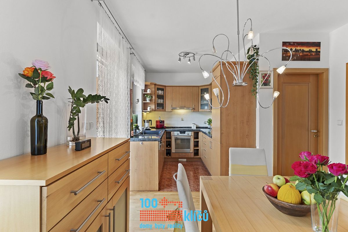 Prodej rodinného domu 186 m², pozemek 344 m² – fotografie 4