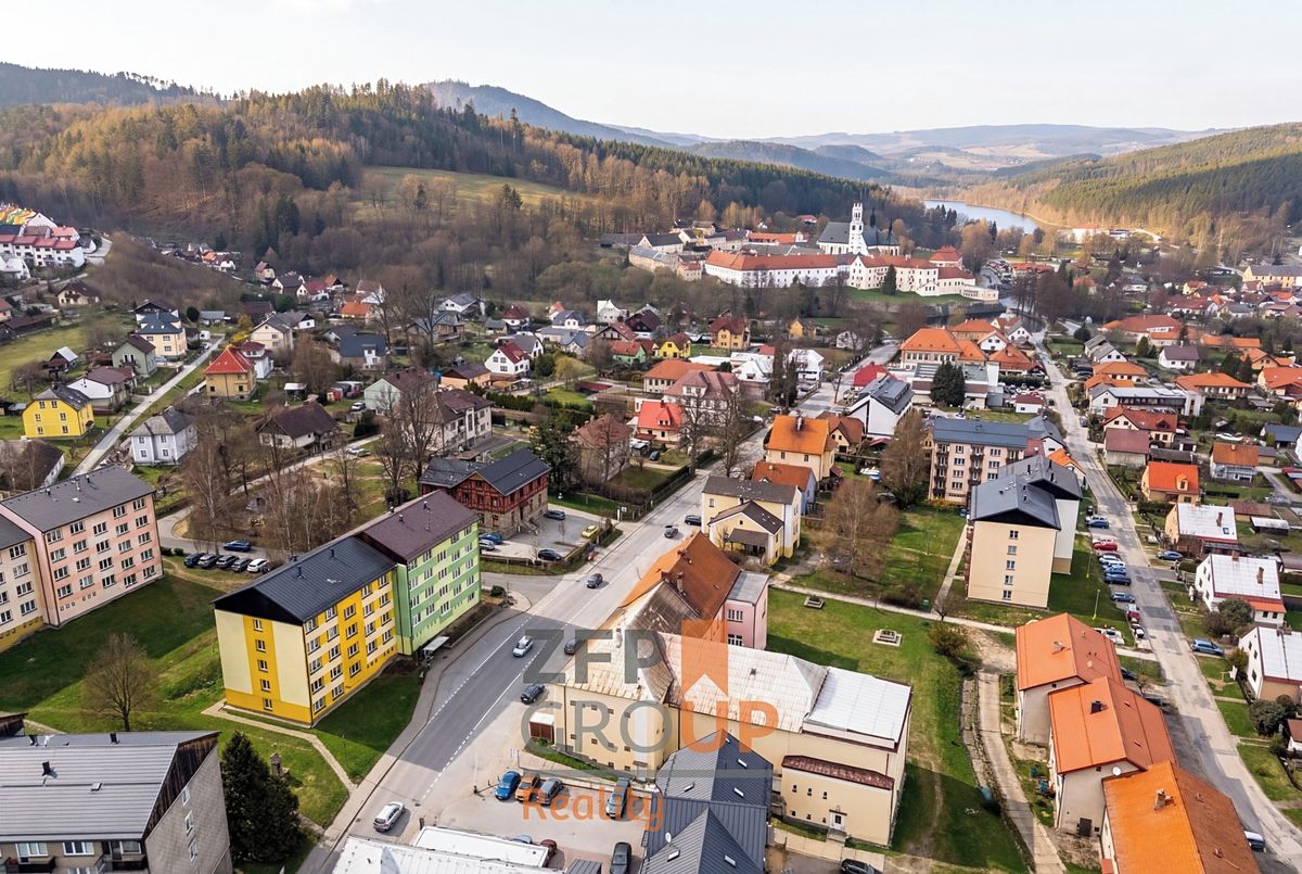 Prodej rodinného domu 793 m², pozemek 232 m² – fotografie 5