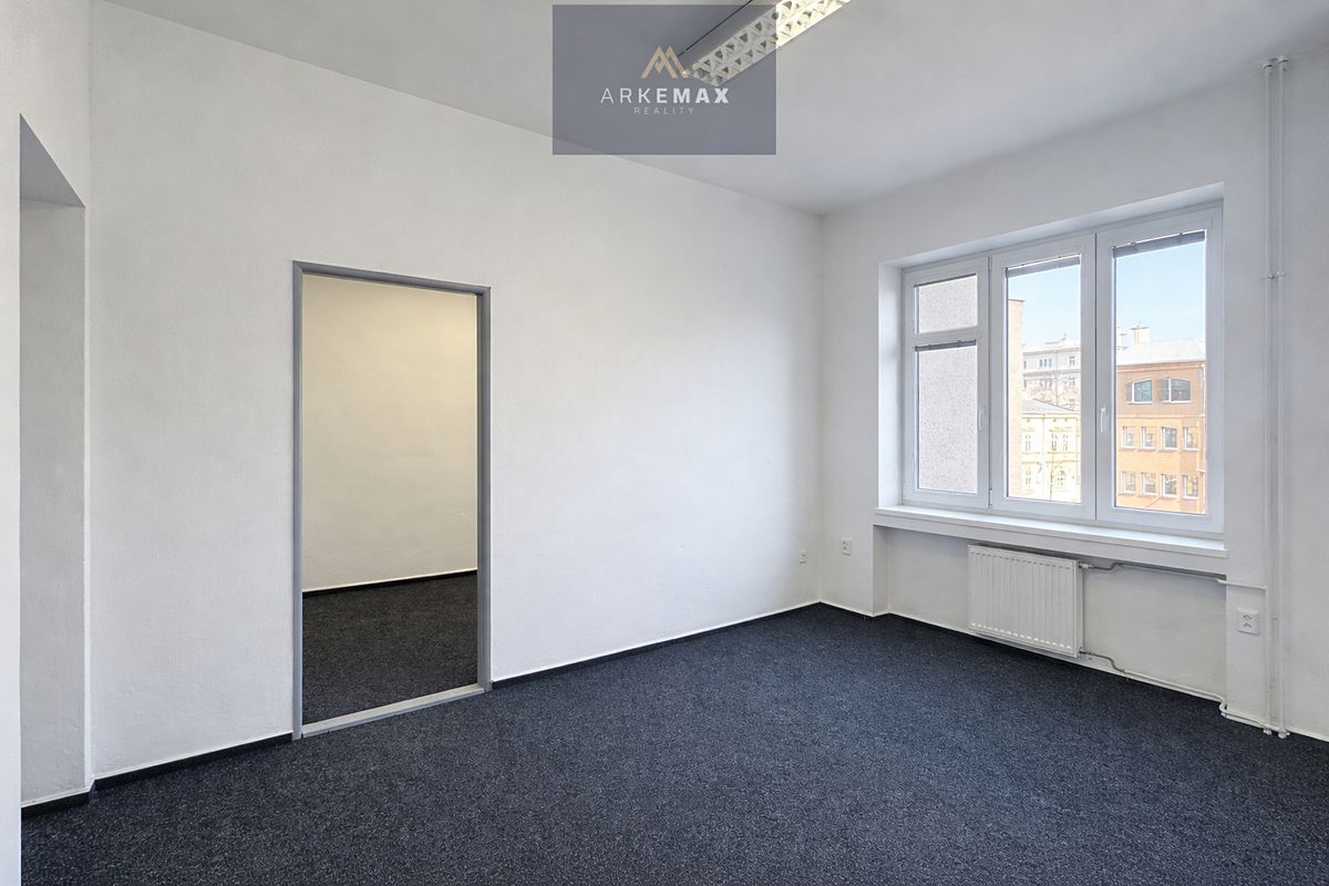 Pronájem kanceláře 47 m² – fotografie 3