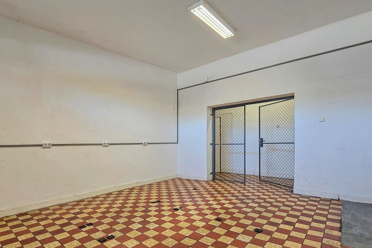 Pronájem výrobní haly, prostoru 280 m²
