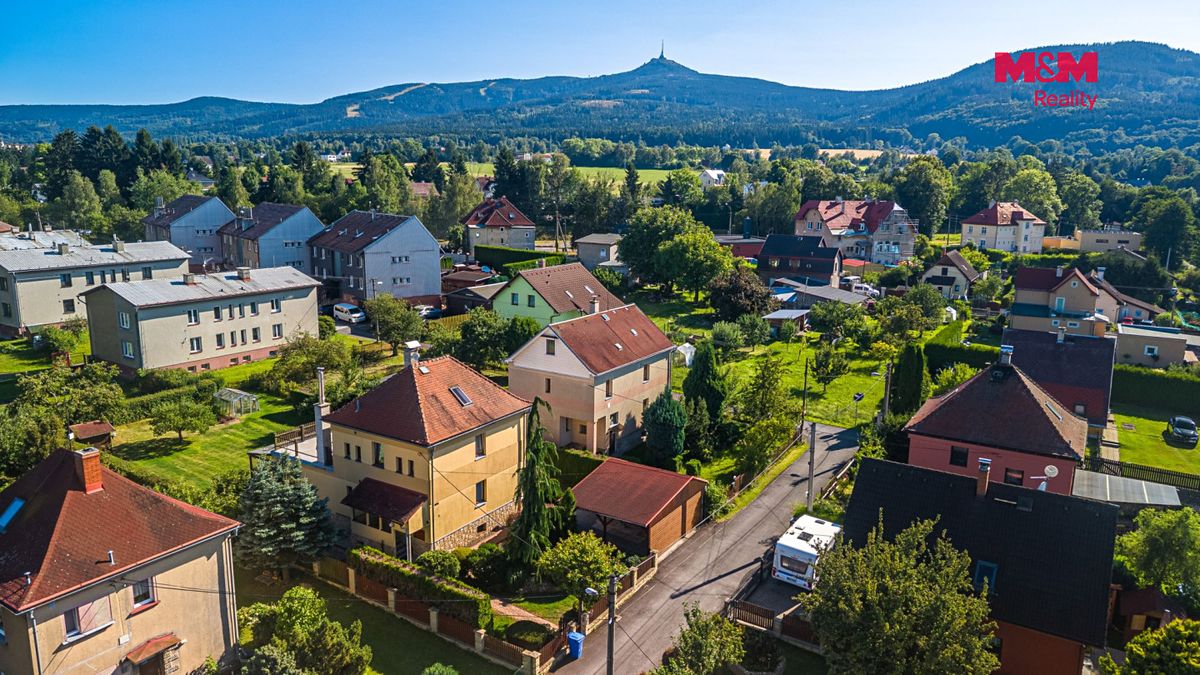 Prodej rodinného domu 205 m², pozemek 932 m² – fotografie 5