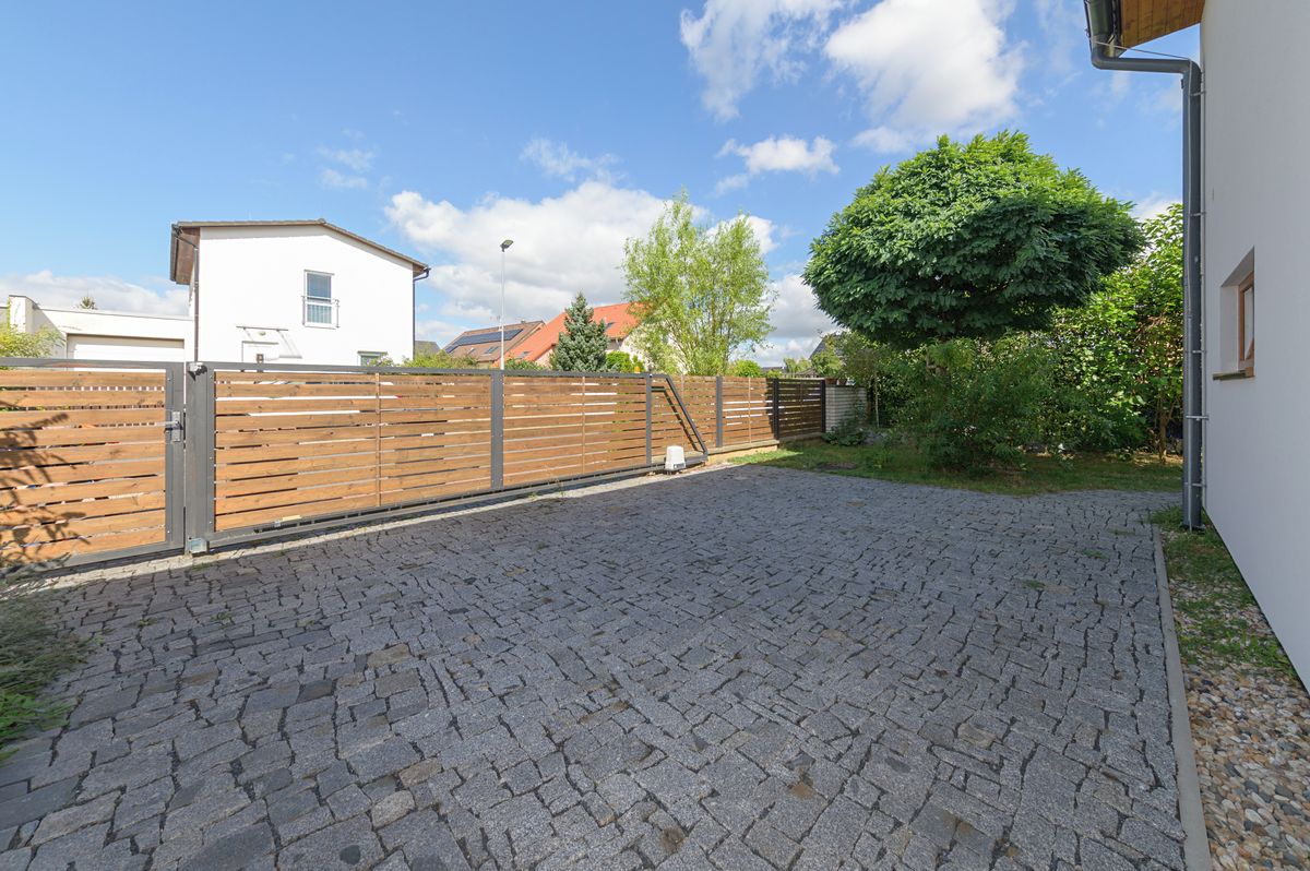 Prodej rodinného domu 103 m², pozemek 496 m² – fotografie 2