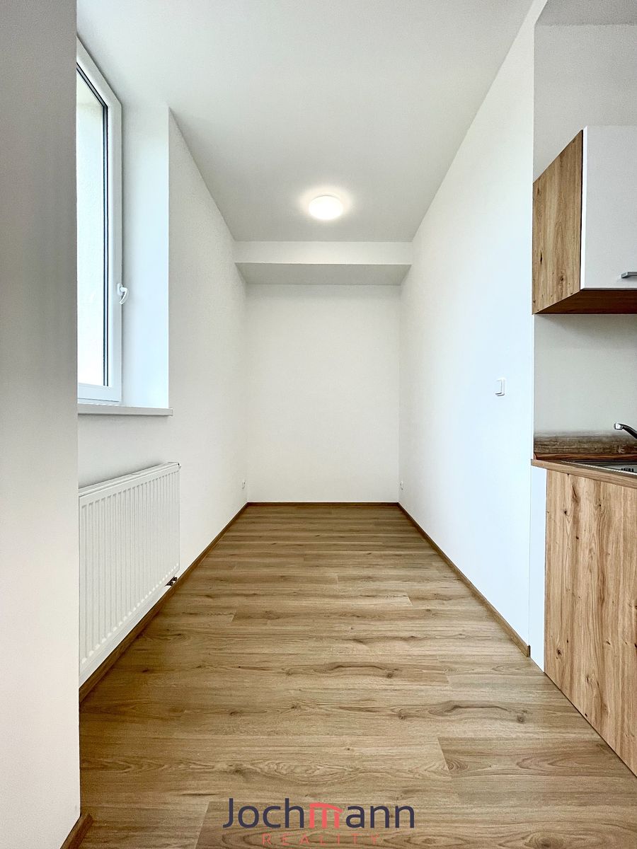 Pronájem bytu 1+kk 38 m² – fotografie 4