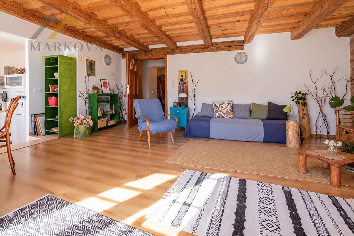 Pronájem bytu 2+1 86 m² – fotografie 2